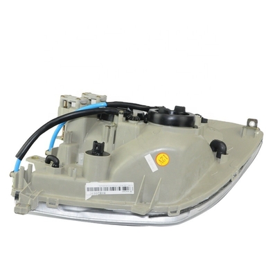 Wymiana reflektora Foton Truck przez ten 12V reflektor 1B18037150011A0481